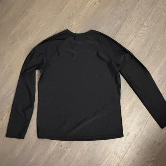 Volcom Rash Guard with White Logo - Picture 3 of 3